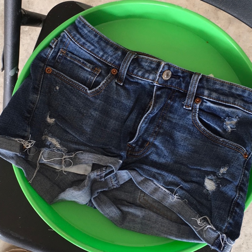 Size 26/2 Abercrombie and Fitch shorts - Picture 1 of 2